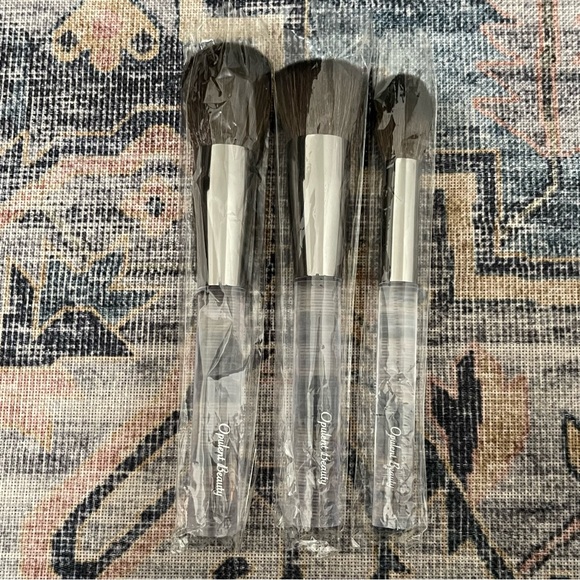 OPULENT BEAUTY · CRYSTAL CLEAR 3PC FACE BRUSH COLLECTION - Picture 2 of 4